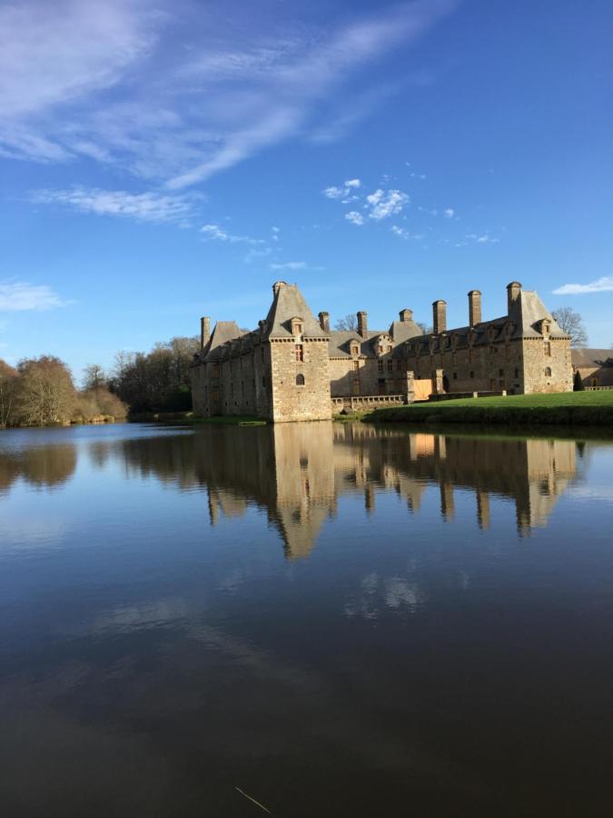 Le Clos Saint-Brice Les Portes du Coglais ภายนอก รูปภาพ